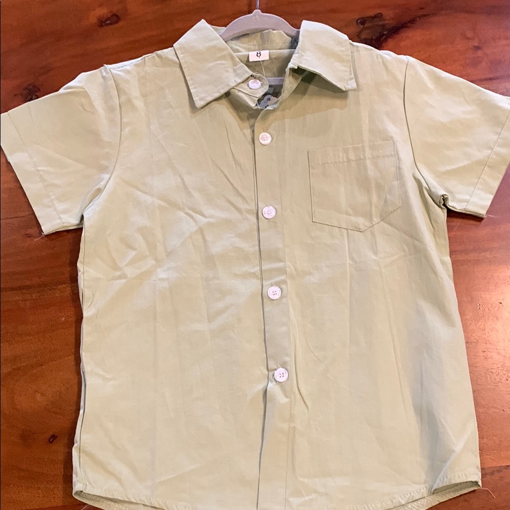 Boys Green Button Up size 8 collared shirt short sleeves NWT